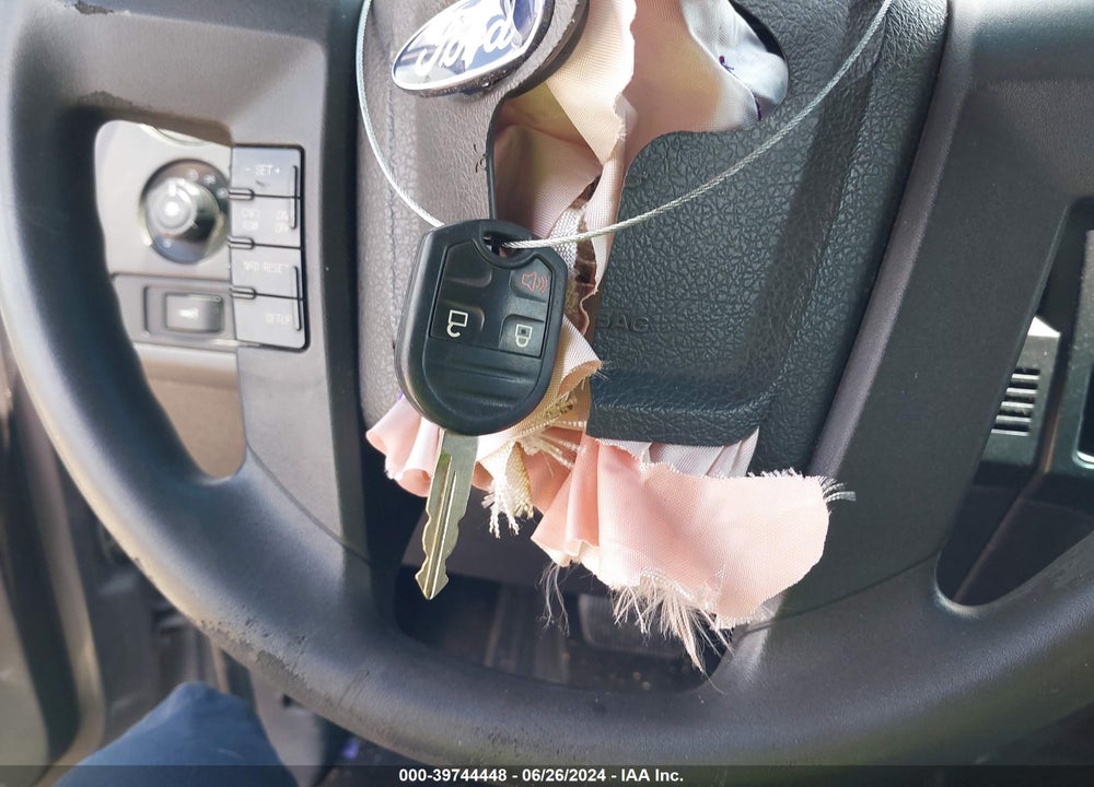 2012 FORD F-150 STX VIN: 1FTMF1CF8CKE32527
