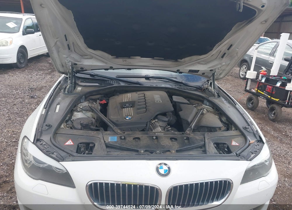 2011 BMW 528I VIN: WBAFR1C56BC672401