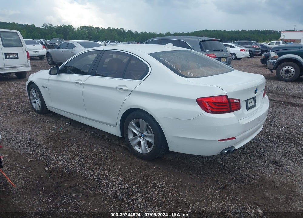 2011 BMW 528I VIN: WBAFR1C56BC672401