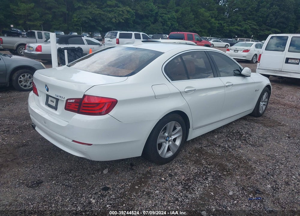 2011 BMW 528I VIN: WBAFR1C56BC672401