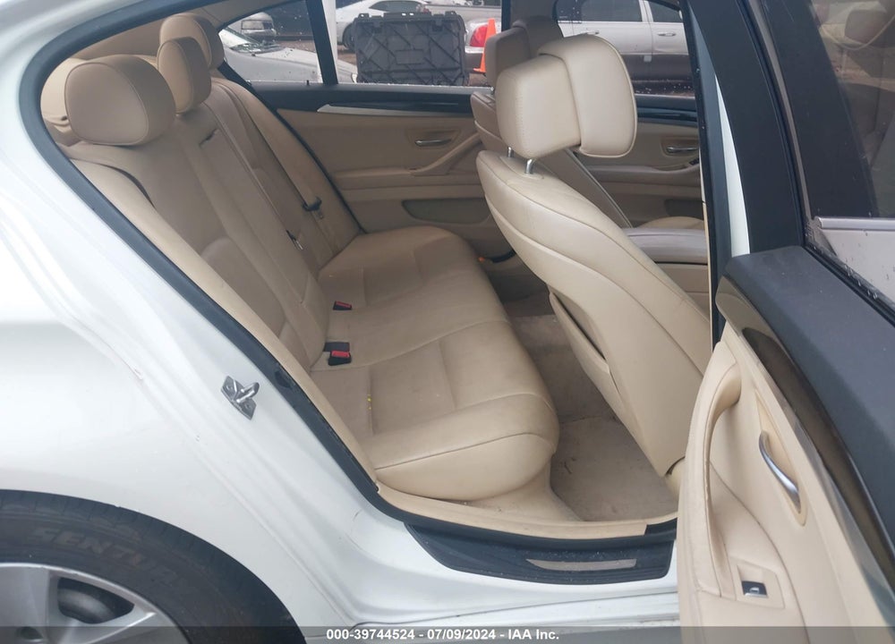 2011 BMW 528I VIN: WBAFR1C56BC672401