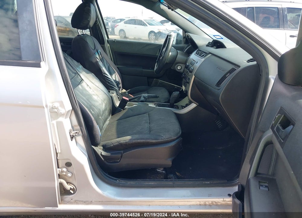 2010 FORD FOCUS SE VIN: 1FAHP3FN1AW235532