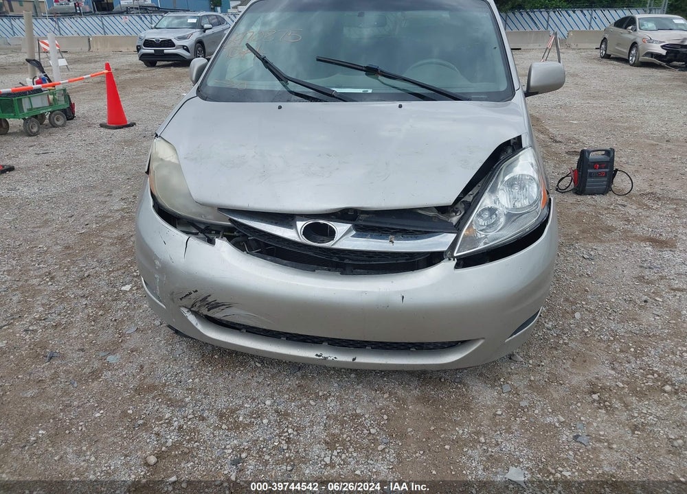 2008 TOYOTA SIENNA XLE VIN: 5TDZK22C88S116849