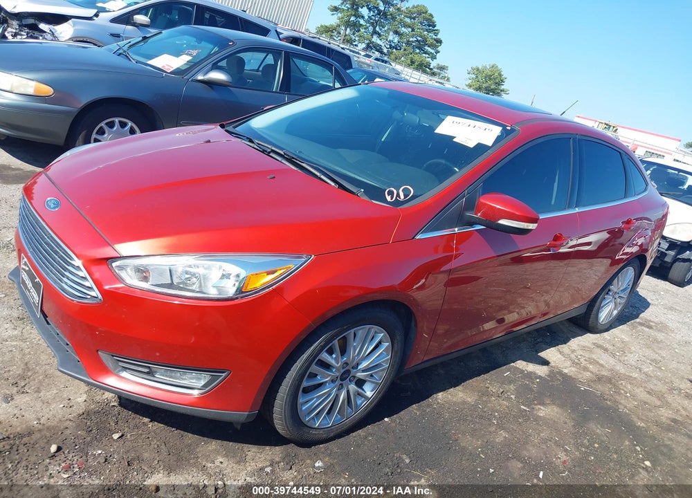 2018 FORD FOCUS TITANIUM VIN: 1FADP3J26JL286182