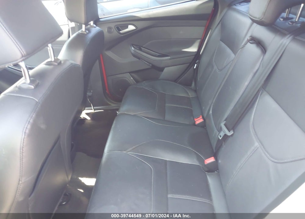 2018 FORD FOCUS TITANIUM VIN: 1FADP3J26JL286182