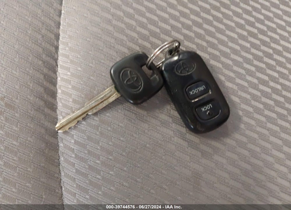 2006 TOYOTA HIGHLANDER VIN: JTEGD21A460134262