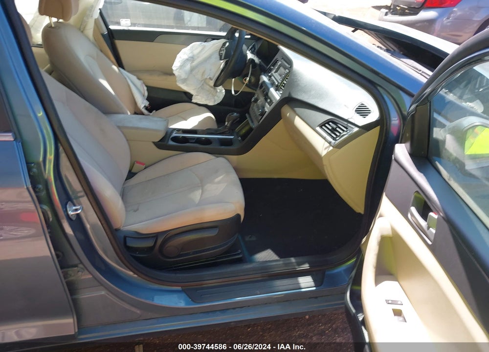 2015 HYUNDAI SONATA SE VIN: 5NPE24AF5FH187564