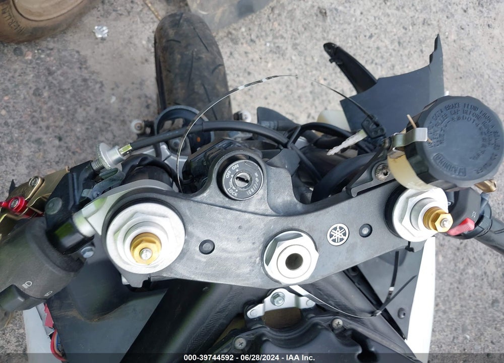 2012 YAMAHA YZFR6 C VIN: JYARJ16Y4CA005297