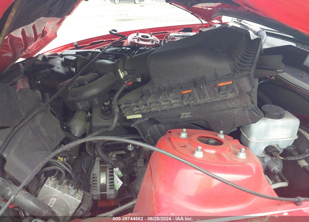 2014 FORD MUSTANG V6 VIN: 1ZVBP8AM2E5214709