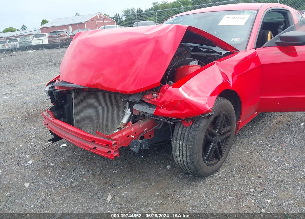 2014 FORD MUSTANG V6 VIN: 1ZVBP8AM2E5214709