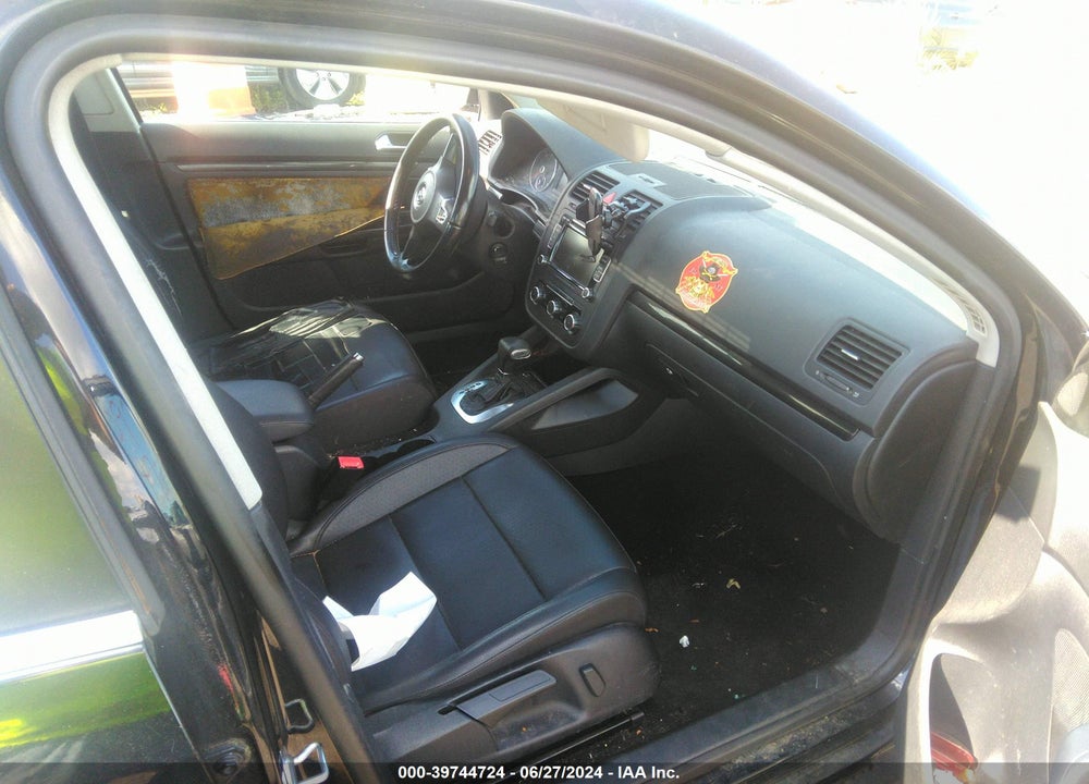 2010 VOLKSWAGEN JETTA SE VIN: 3VWRZ7AJ0AM024274