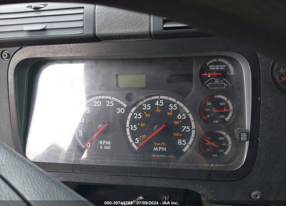 2014 FREIGHTLINER CASCADIA 125 VIN: 3AKJGLD64ESFU1381