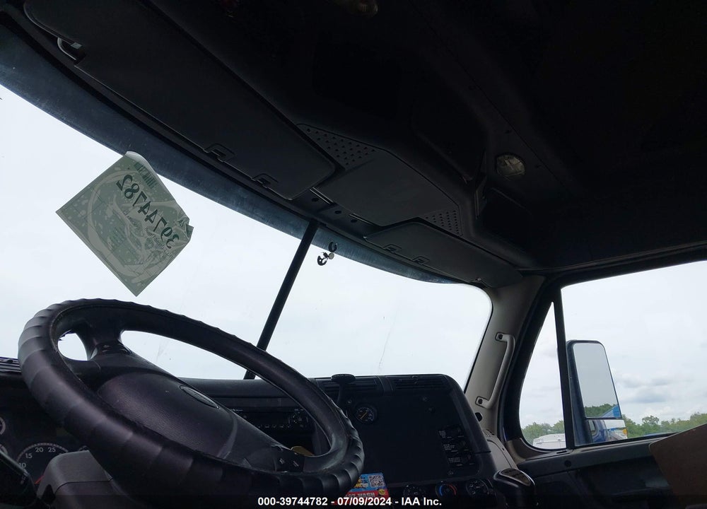 2014 FREIGHTLINER CASCADIA 125 VIN: 3AKJGLD64ESFU1381