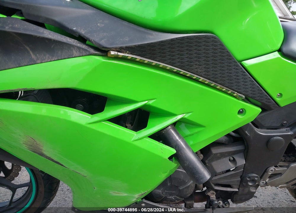 2015 KAWASAKI EX300 B VIN: JKAEX8B15FDA21138
