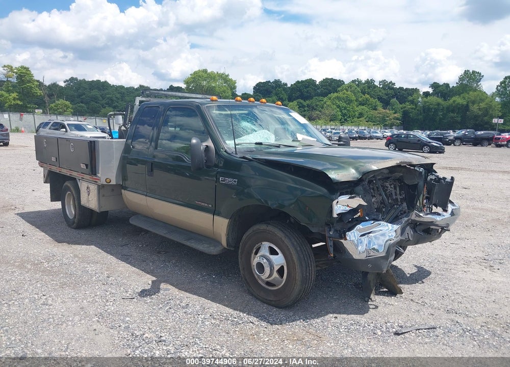 2000 FORD F-350 LARIAT/XL/XLT VIN: 1FTWX33F3YEC81734