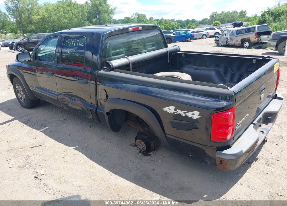 2005 DODGE DAKOTA SLT VIN: 1D7HW48NX5S155472