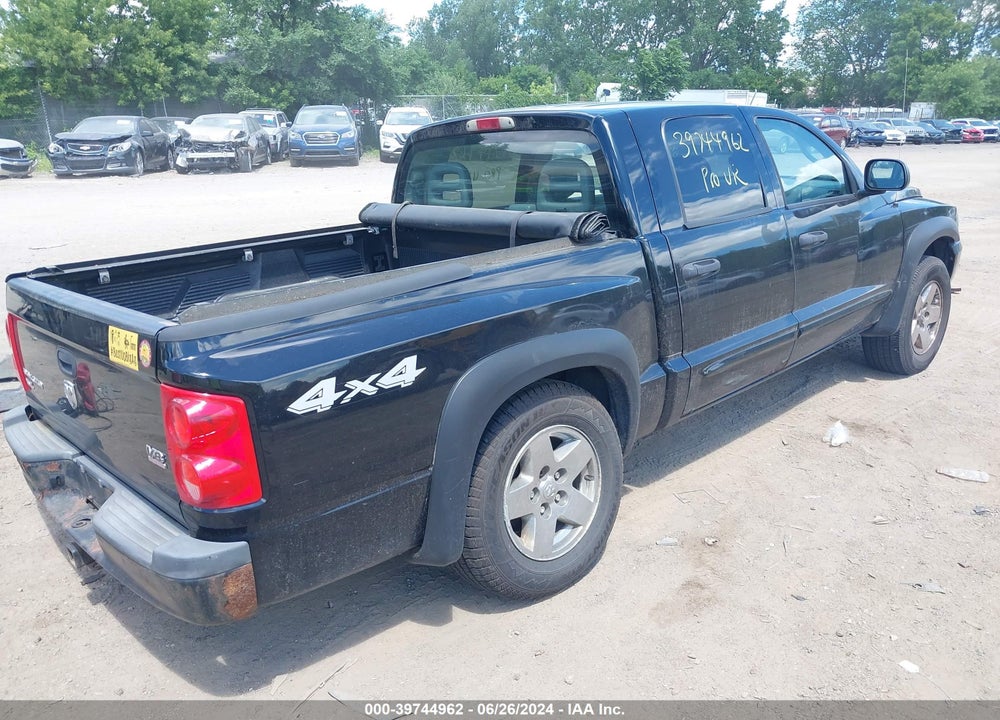 2005 DODGE DAKOTA SLT VIN: 1D7HW48NX5S155472