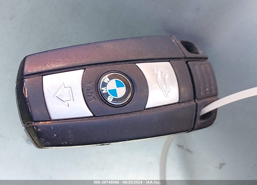 2015 BMW X1 XDRIVE28I VIN: WBAVL1C55FVY25180