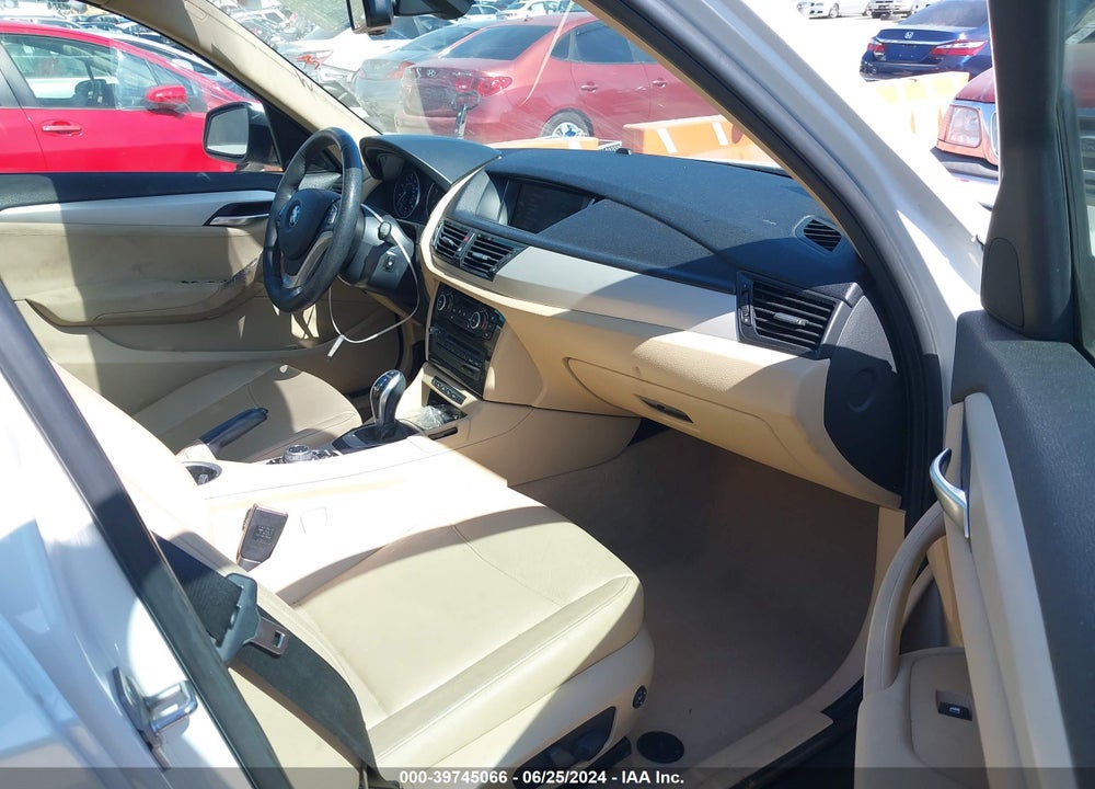 2015 BMW X1 XDRIVE28I VIN: WBAVL1C55FVY25180