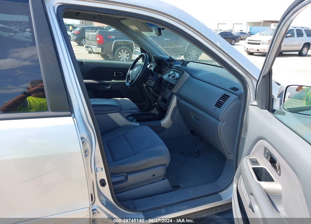 2006 HONDA PILOT EX VIN: 2HKYF18476H557028