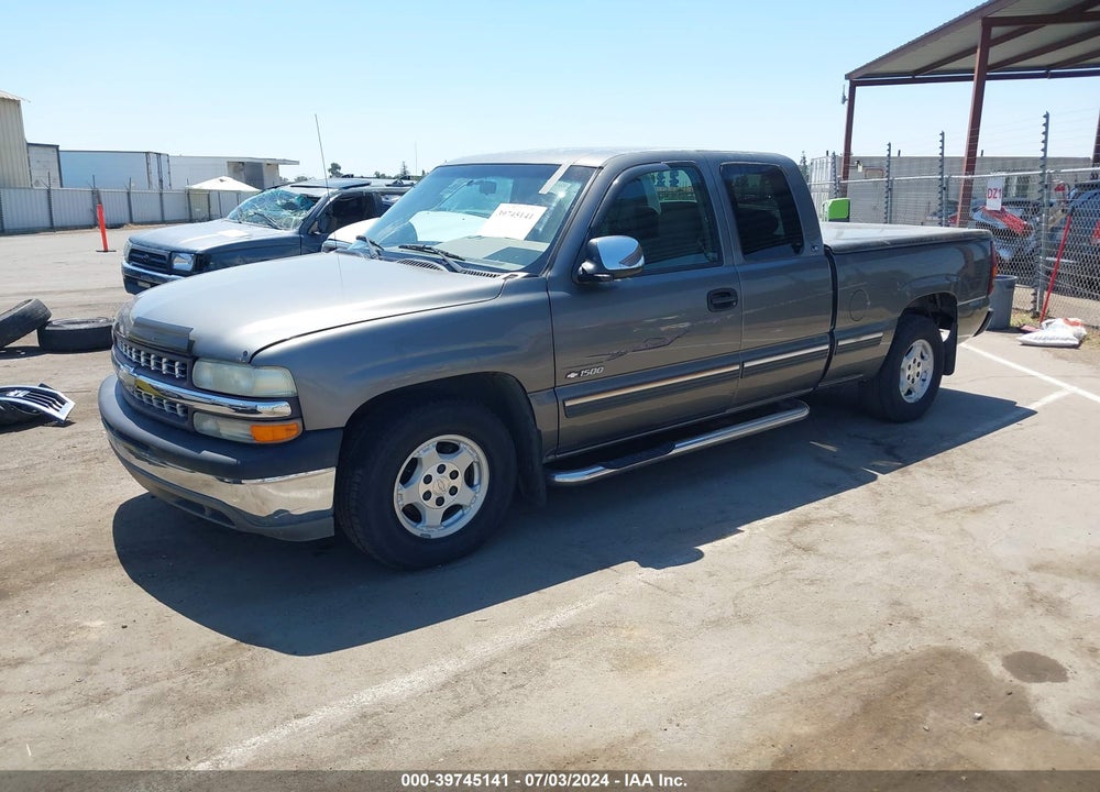 2000 CHEVROLET SILVERADO 1500 LS VIN: 2GCEC19T1Y1223535