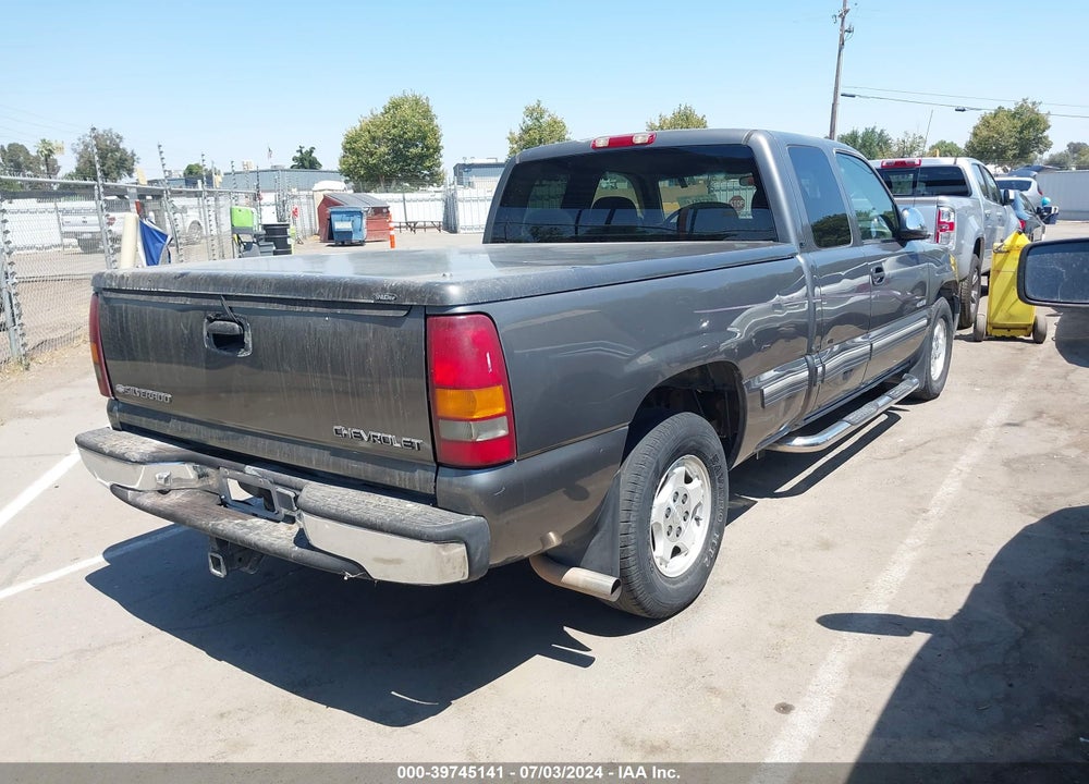 2000 CHEVROLET SILVERADO 1500 LS VIN: 2GCEC19T1Y1223535