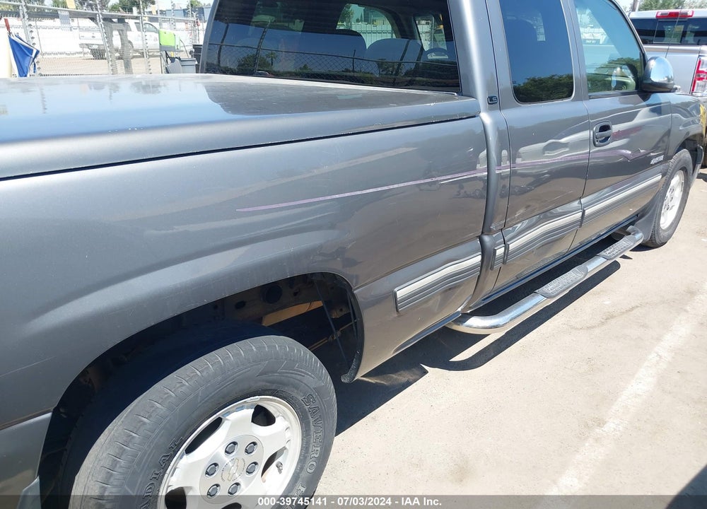 2000 CHEVROLET SILVERADO 1500 LS VIN: 2GCEC19T1Y1223535