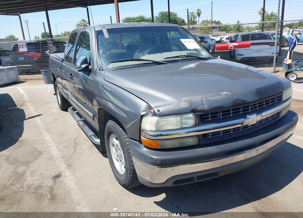 2000 CHEVROLET SILVERADO 1500 LS VIN: 2GCEC19T1Y1223535