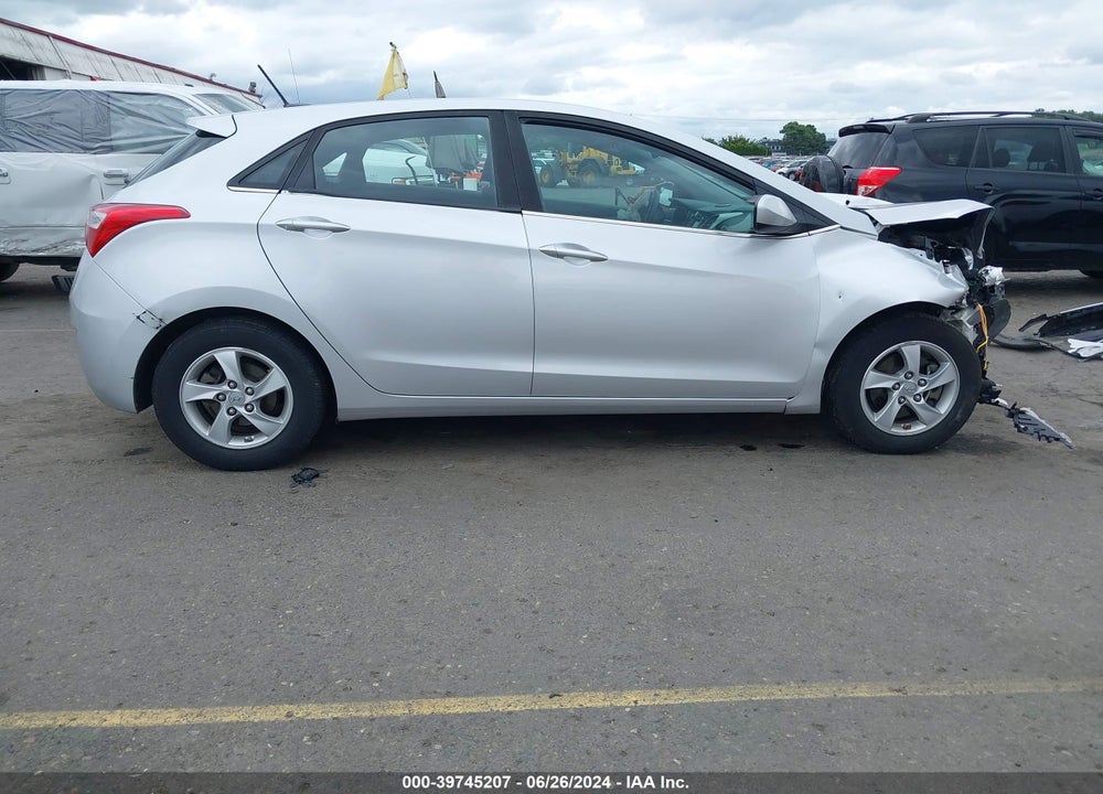 2017 HYUNDAI ELANTRA GT VIN: KMHD35LH8HU365551