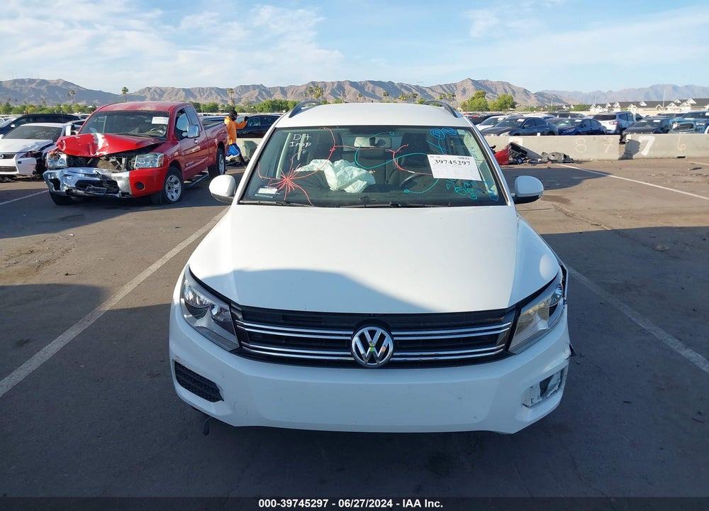 2018 VOLKSWAGEN TIGUAN LIMITED 2.0T VIN: WVGAV7AX5JK004928