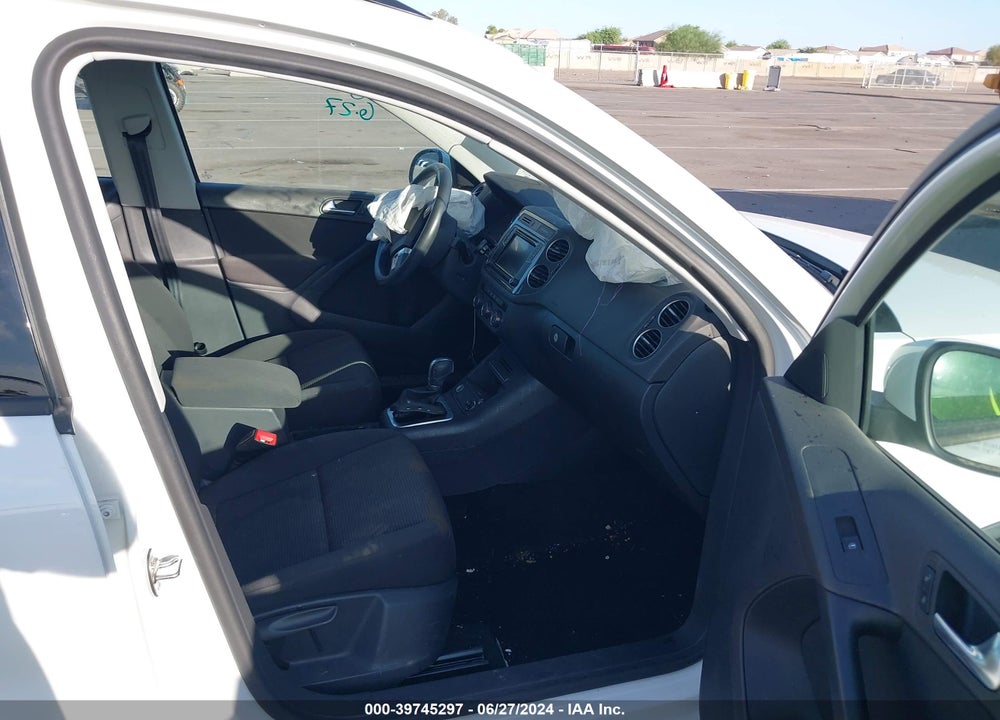 2018 VOLKSWAGEN TIGUAN LIMITED 2.0T VIN: WVGAV7AX5JK004928