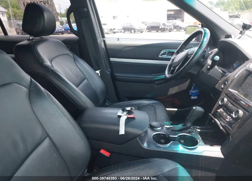 2017 FORD EXPLORER XLT VIN: 1FM5K8D86HGA83463