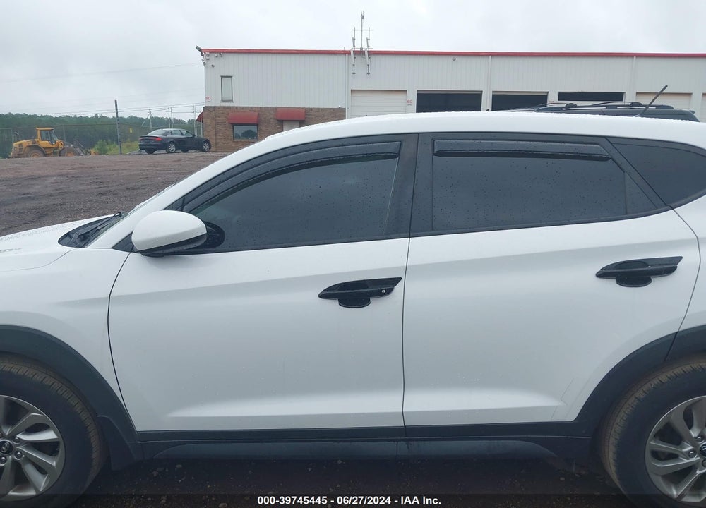 2018 HYUNDAI TUCSON SE VIN: KM8J23A41JU690915