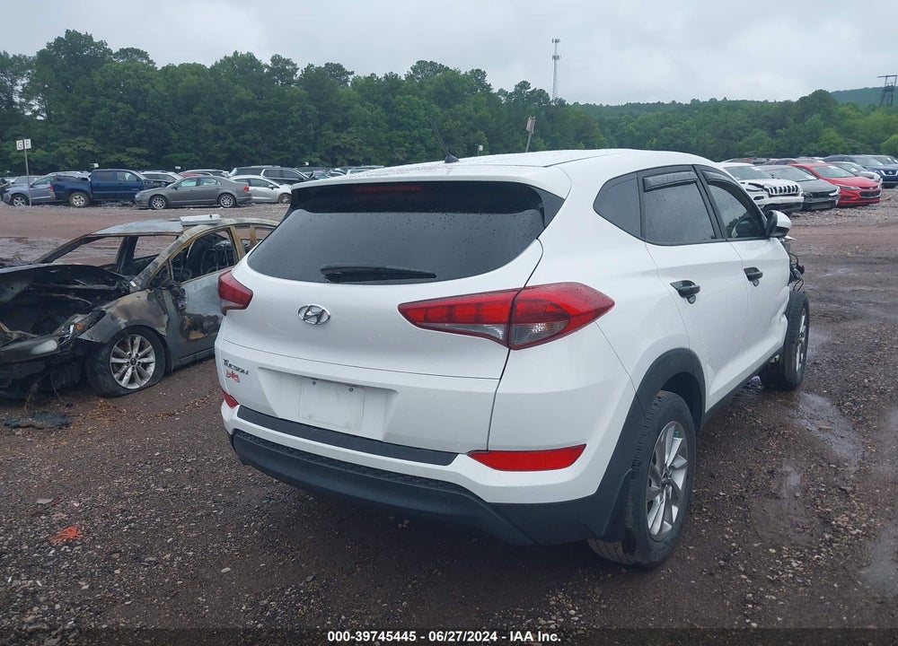 2018 HYUNDAI TUCSON SE VIN: KM8J23A41JU690915
