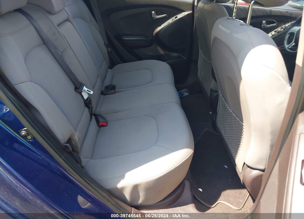 2011 HYUNDAI TUCSON GL VIN: KM8JT3AB1BU120698