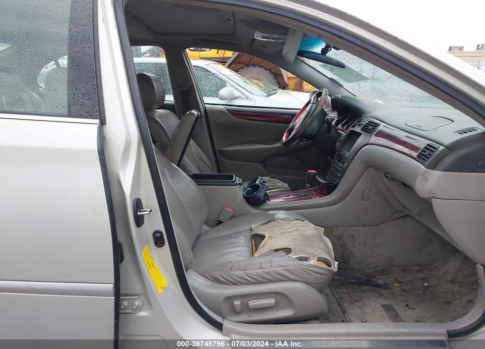 2003 LEXUS ES 300 VIN: JTHBF30G230094830