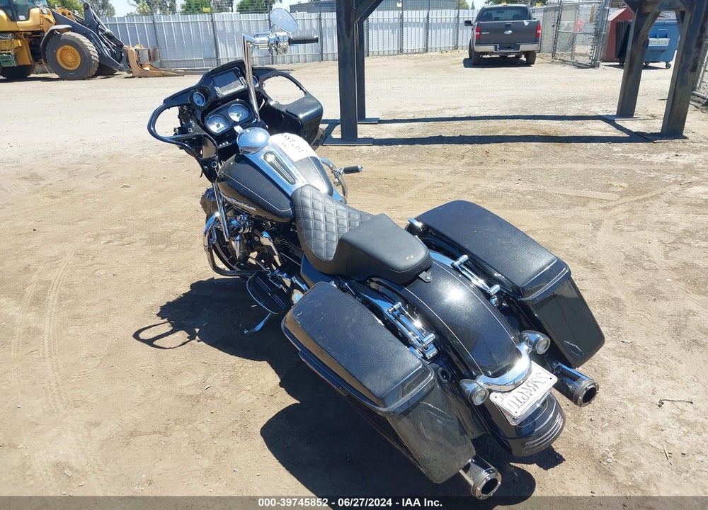 2016 HARLEY-DAVIDSON FLTRXS ROAD GLIDE SPECIAL VIN: 1HD1KTM39GB689229
