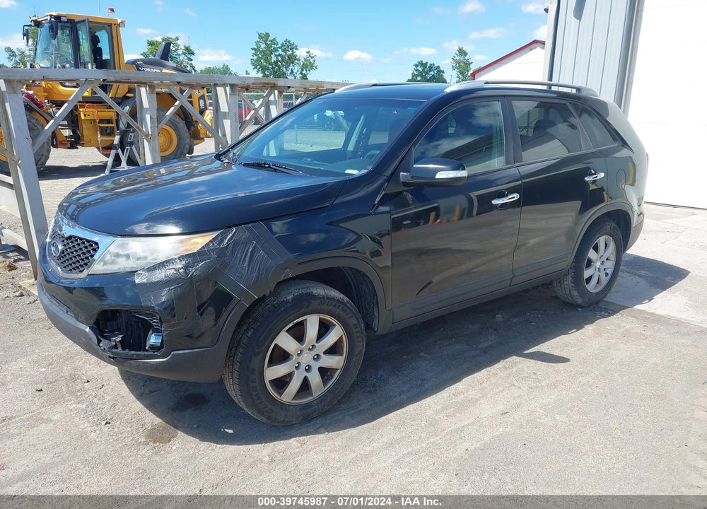 2011 KIA SORENTO LX VIN: 5XYKT4A16BG069061