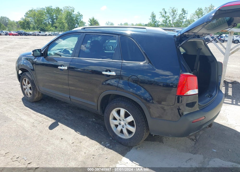 2011 KIA SORENTO LX VIN: 5XYKT4A16BG069061
