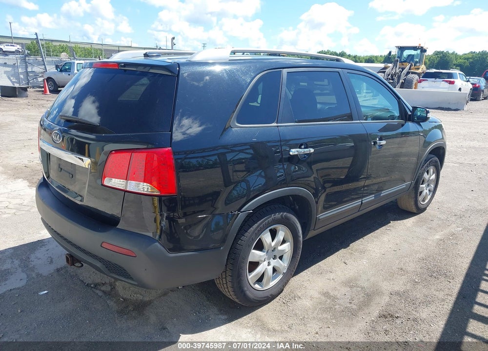2011 KIA SORENTO LX VIN: 5XYKT4A16BG069061