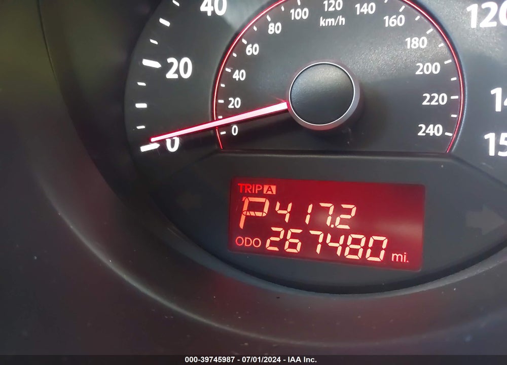 2011 KIA SORENTO LX VIN: 5XYKT4A16BG069061