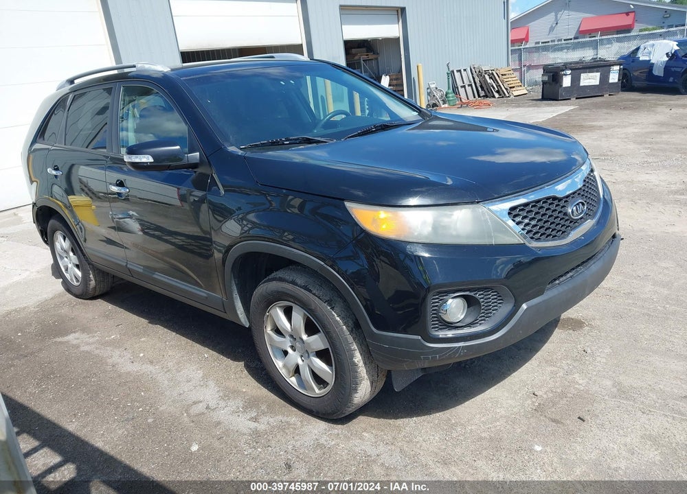 2011 KIA SORENTO LX VIN: 5XYKT4A16BG069061