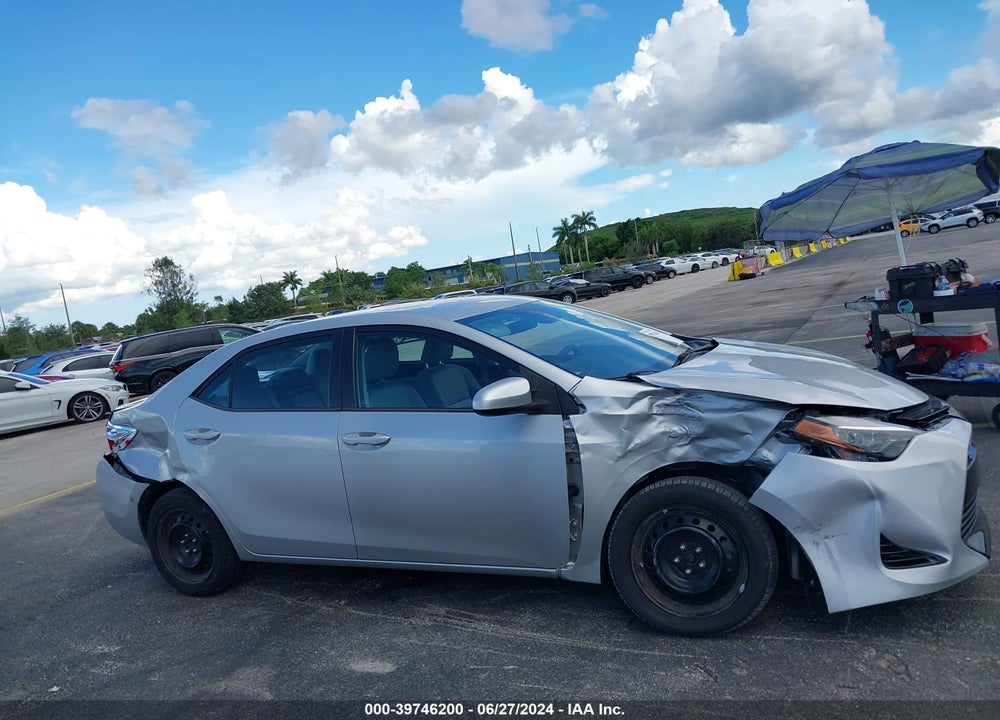 2018 TOYOTA COROLLA LE VIN: 5YFBURHE1JP846162