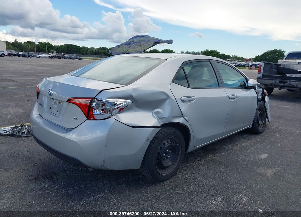 2018 TOYOTA COROLLA LE VIN: 5YFBURHE1JP846162