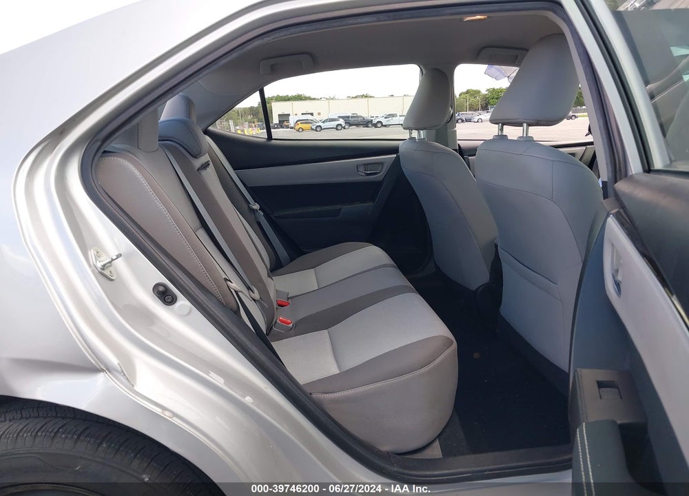 2018 TOYOTA COROLLA LE VIN: 5YFBURHE1JP846162