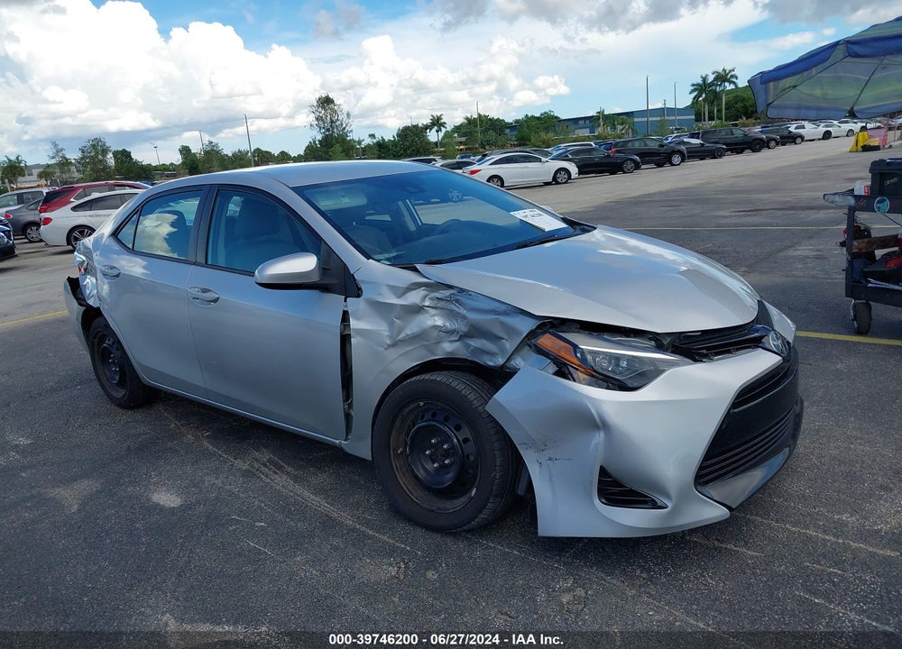 2018 TOYOTA COROLLA LE VIN: 5YFBURHE1JP846162