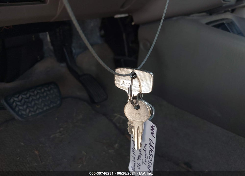 2006 TOYOTA TUNDRA SR5 V8 VIN: 5TBET34146S541228