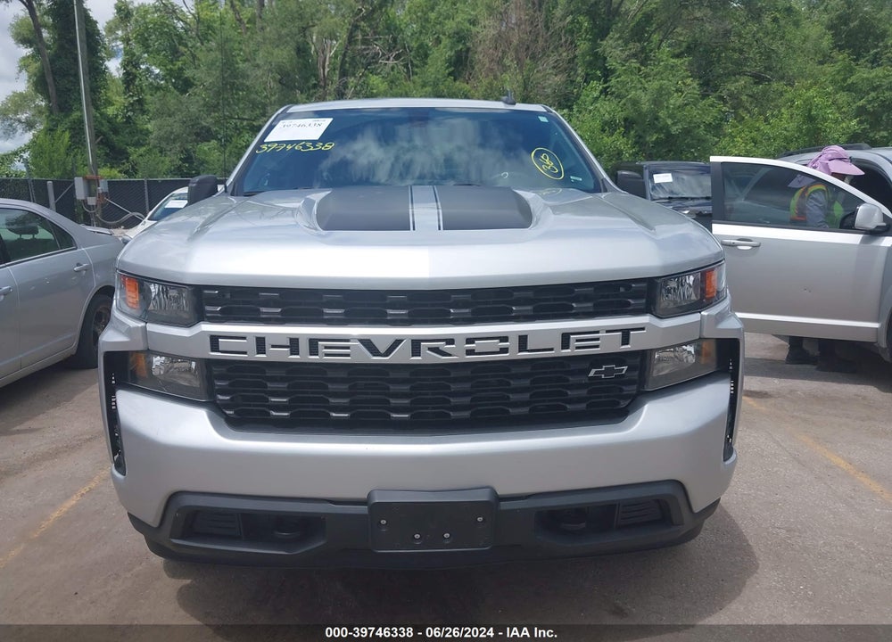2021 CHEVROLET SILVERADO 1500 4WD SHORT BED CUSTOM VIN: 1GCPYBEK7MZ195688