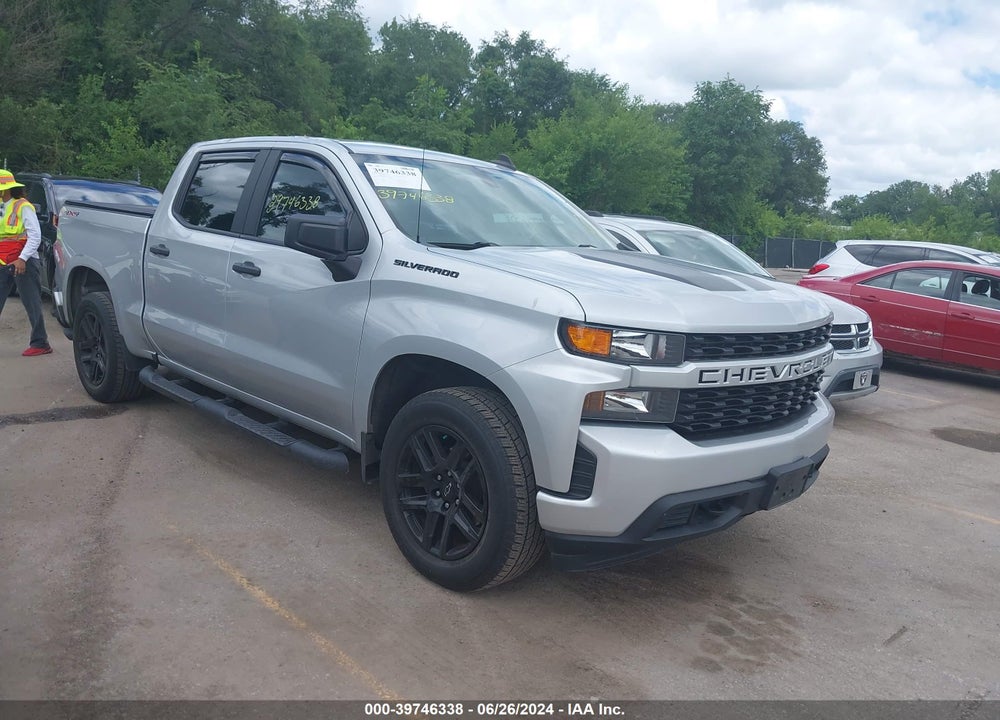 2021 CHEVROLET SILVERADO 1500 4WD SHORT BED CUSTOM VIN: 1GCPYBEK7MZ195688