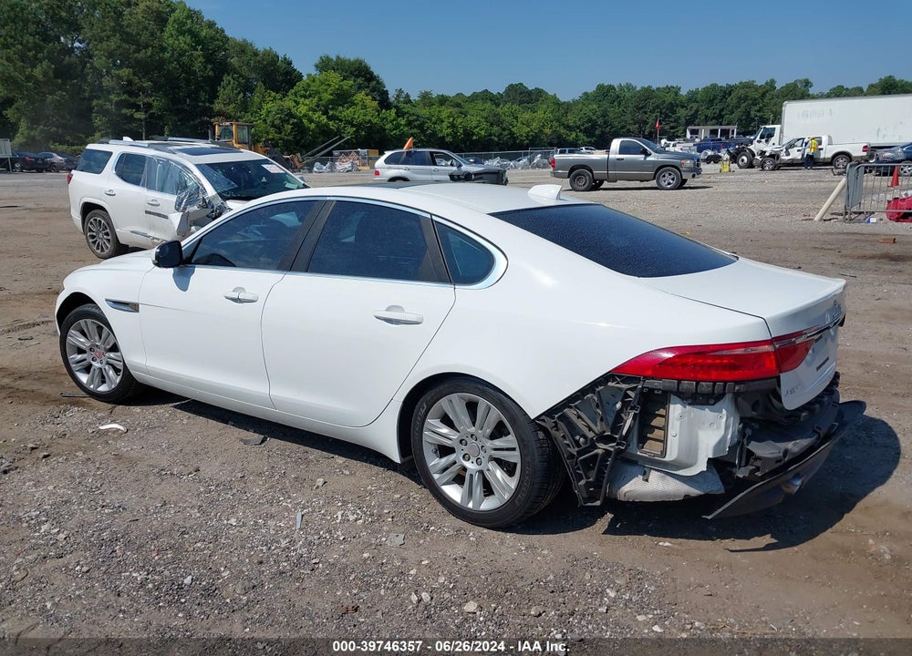 2016 JAGUAR XF 35T PREMIUM VIN: SAJBD4BV3GCY06583